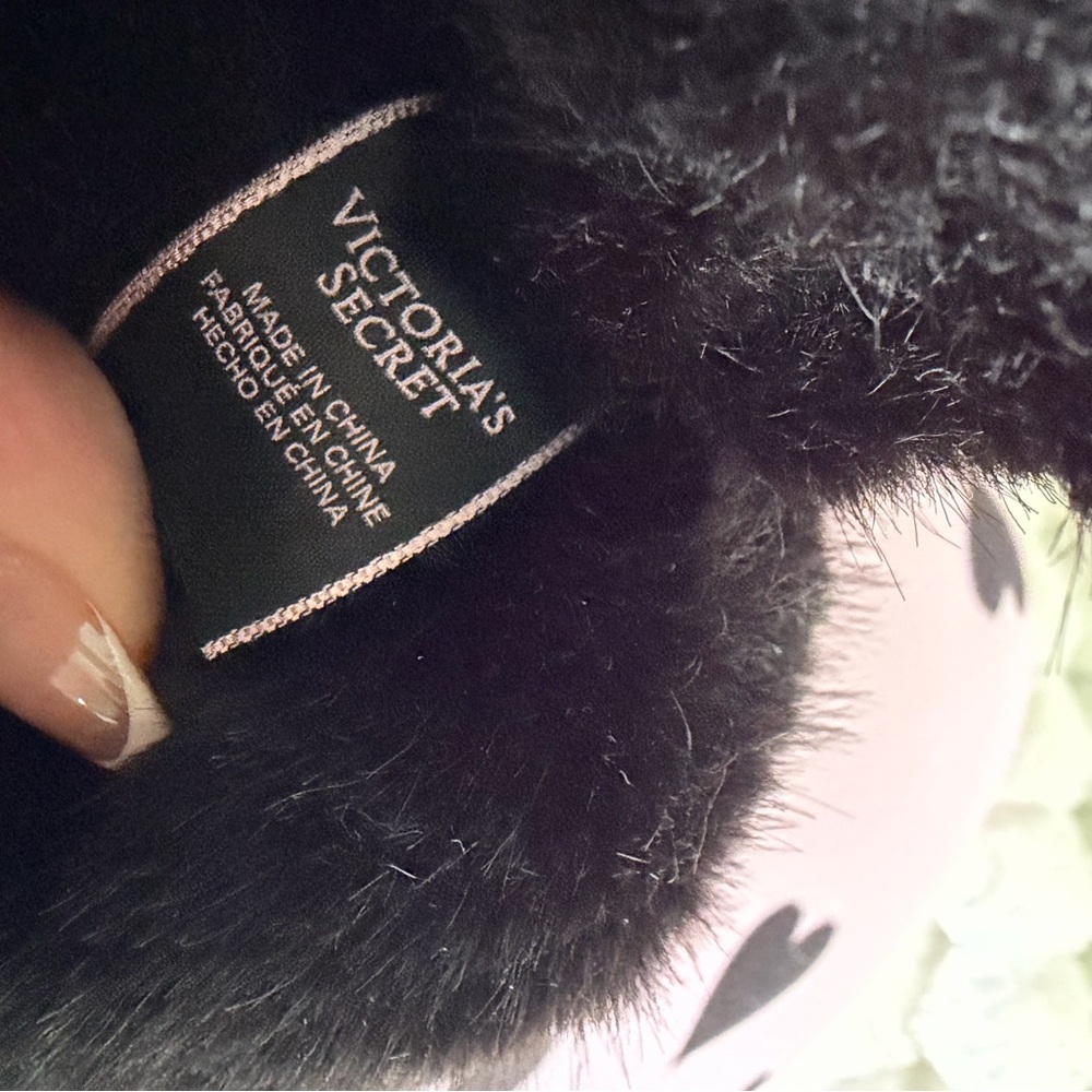 Victoria's Secret Faux Fur Earmuffs - Picture 3 of 4